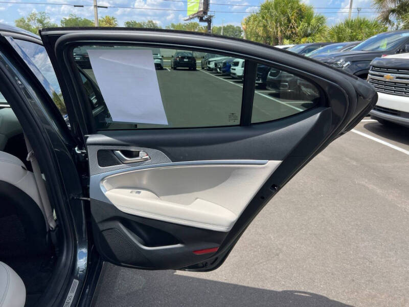 2023 Genesis G70