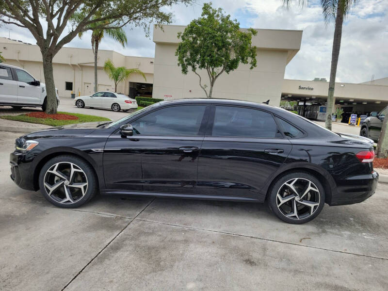 2022 Volkswagen Passat R-Line