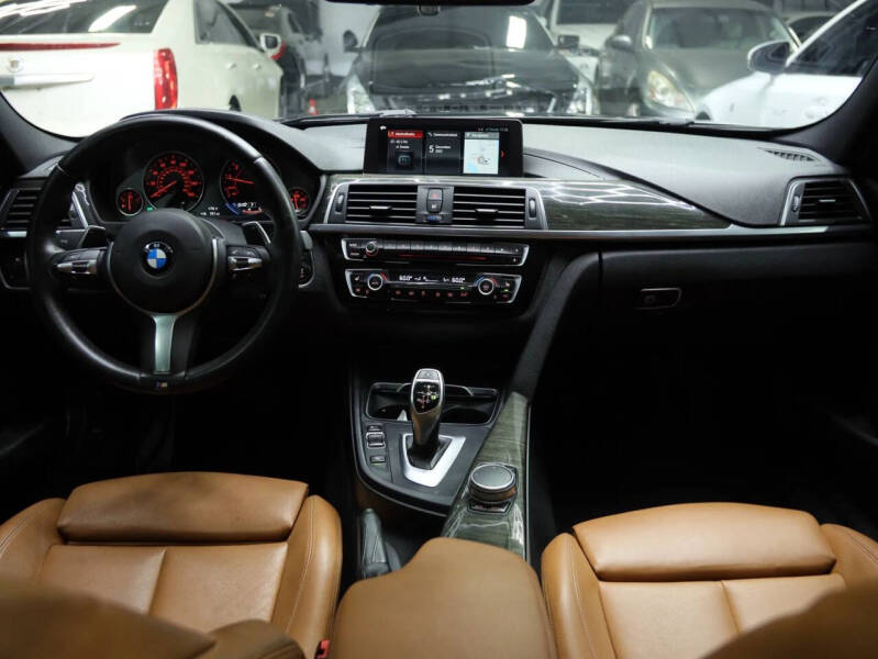 2018 BMW 3 Series 330i xDrive