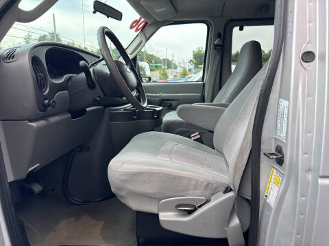 2006 Ford E-Series E-350 SD XLT