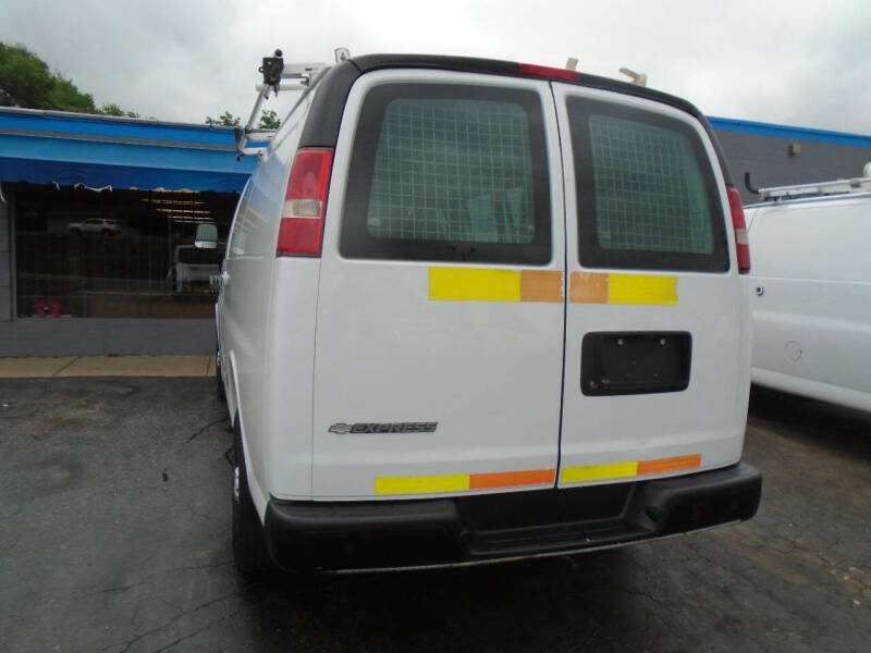 2017 Chevrolet Express 2500