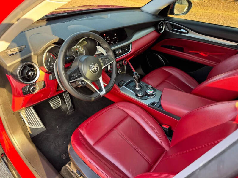 2019 Alfa Romeo Stelvio Sport