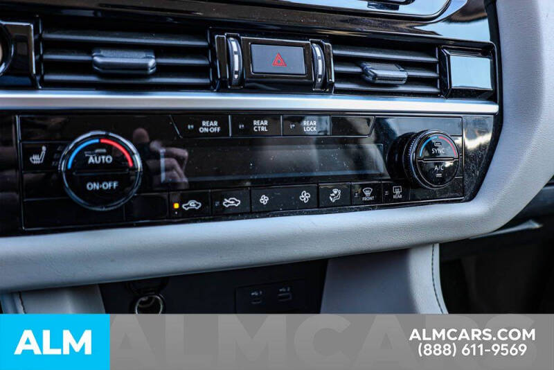 2024 Nissan Pathfinder SV