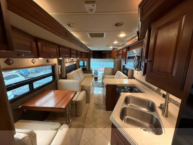 2014 Freightliner XCL Chassis