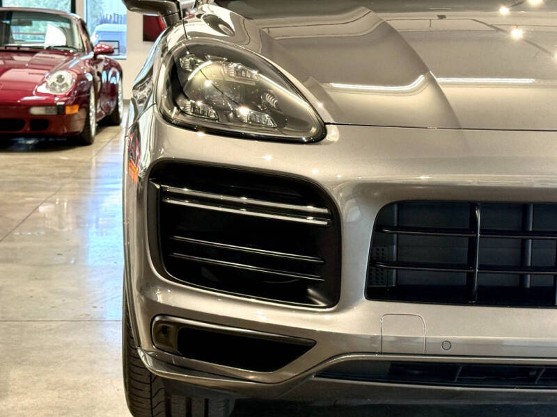 2020 Porsche Cayenne Turbo Coupe