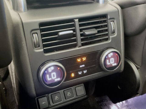 2023 Land Rover Discovery P300 S R-Dynamic