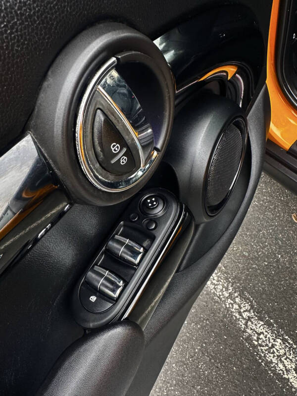 2015 MINI Hardtop 4 Door Cooper