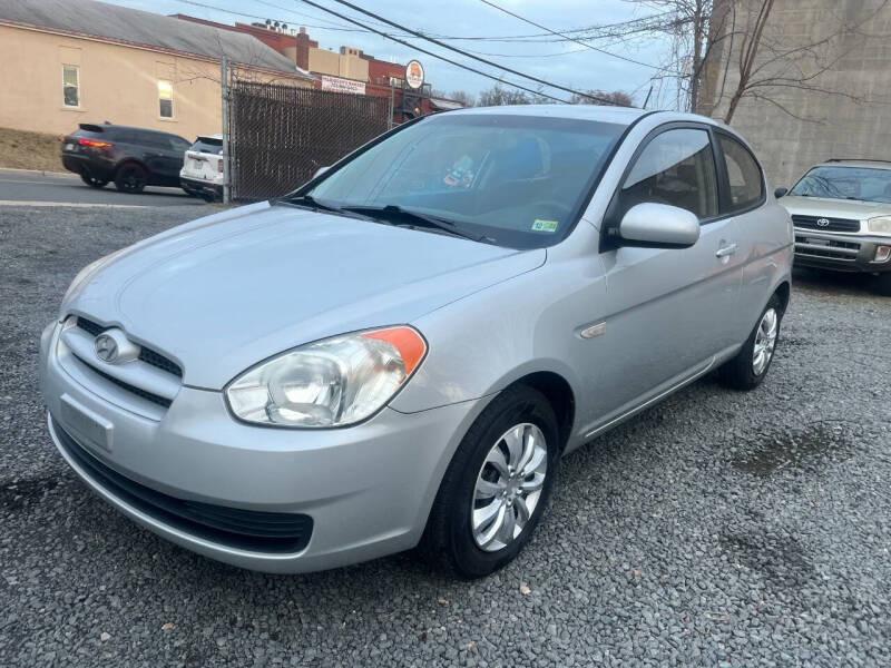 Hyundai Accent's photo