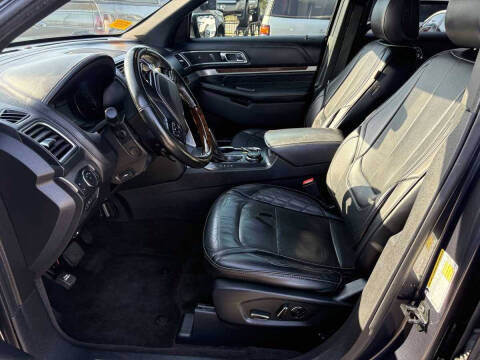2017 Ford Explorer Platinum
