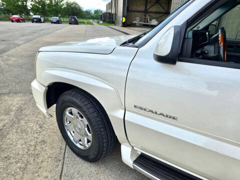 2004 Cadillac Escalade