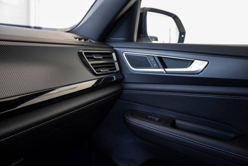 2025 Volkswagen Atlas Cross Sport SEL R-Line Black 4Motion