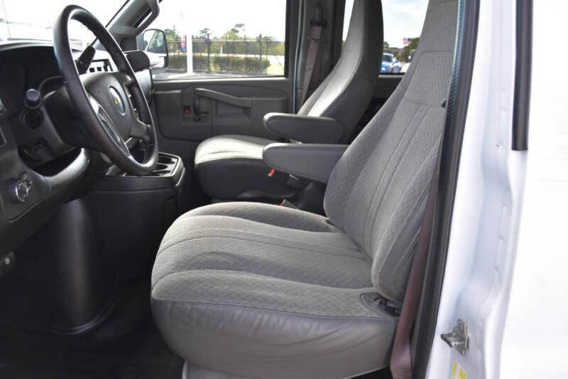 2017 Chevrolet Express LS 2500