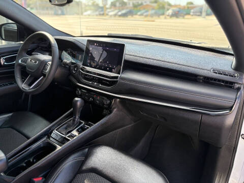 2023 Jeep Compass Altitude