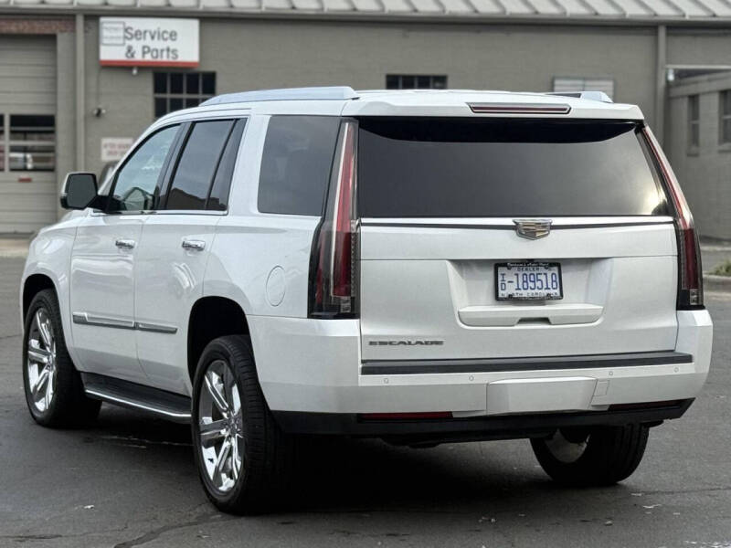 2016 Cadillac Escalade Platinum