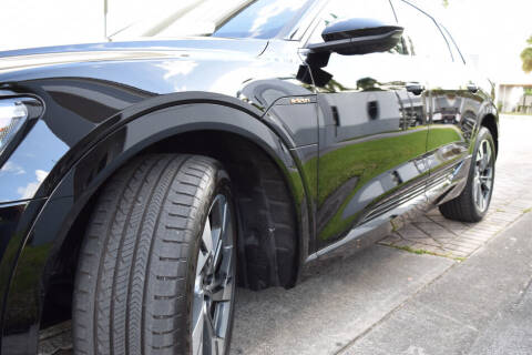 2022 Audi e-tron quattro Premium