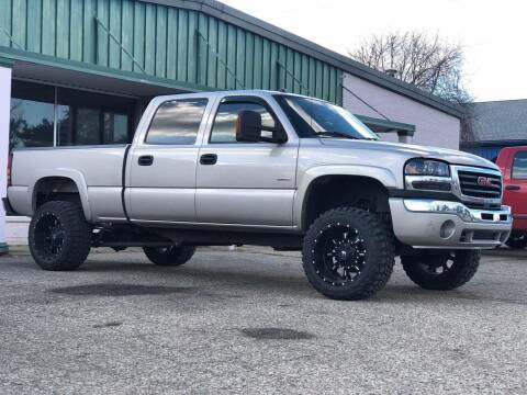 2005 GMC Sierra 2500HD for sale at Car Masters in Plymouth IN