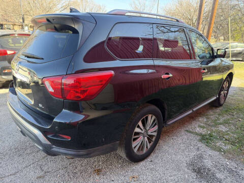 2019 Nissan Pathfinder SL