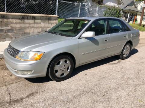 2003 Toyota Avalon for sale at JE Auto Sales LLC in Indianapolis IN