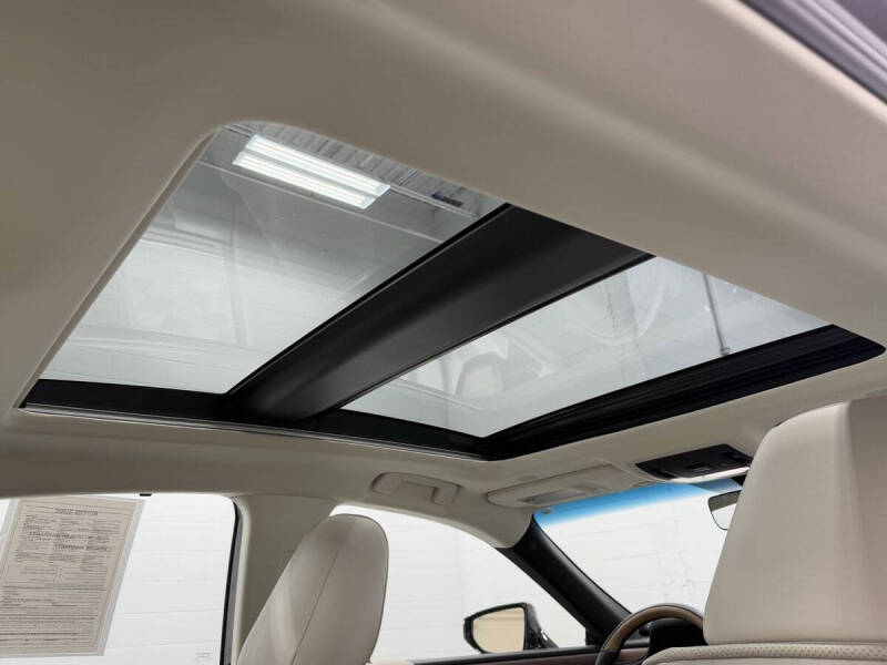 2025 Lexus ES 350 Ultra Luxury