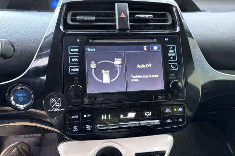 2018 Toyota Prius Three Touring