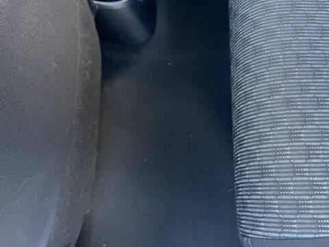 2017 Toyota Yaris 5-Door LE