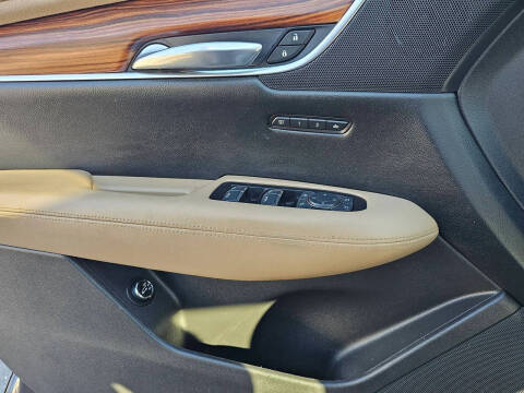 2017 Cadillac XT5 Platinum
