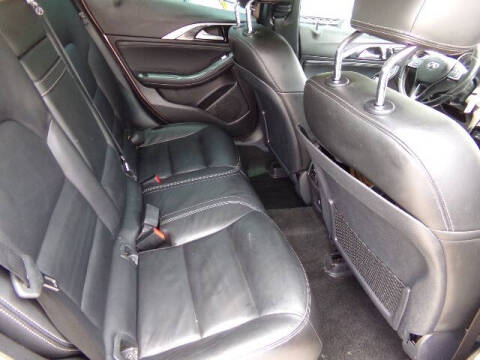 2017 Infiniti QX30 Luxury