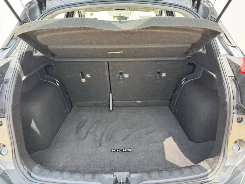 2018 Nissan Kicks SR