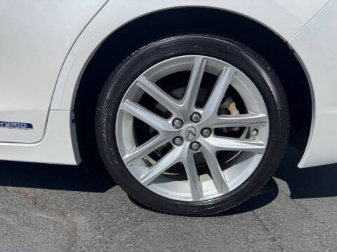 2017 Lexus CT 200h