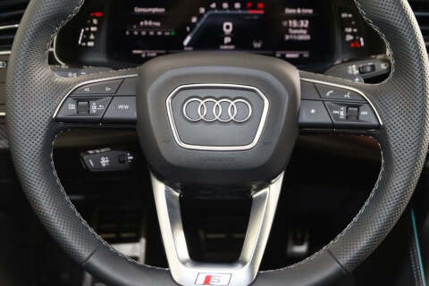 2024 Audi SQ8 4.0T quattro Premium Plus