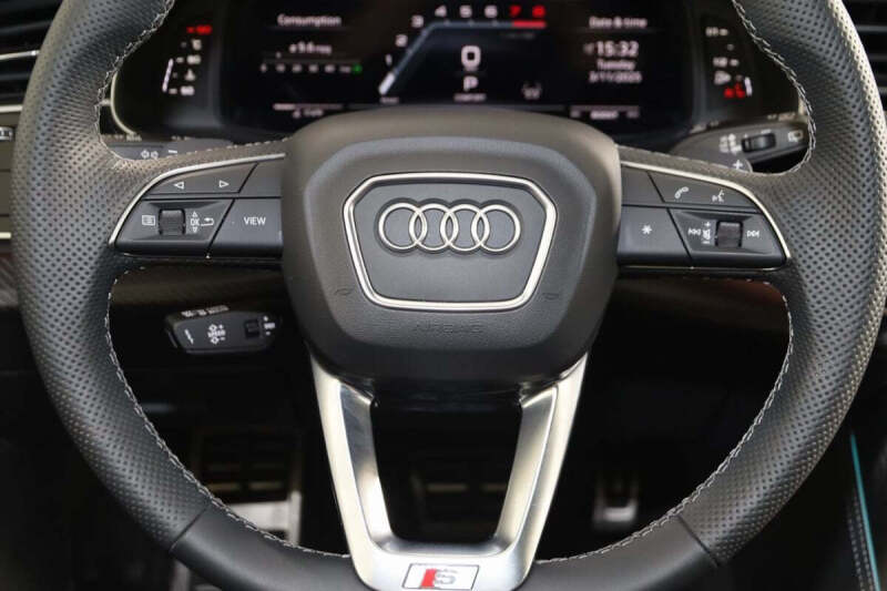 2024 Audi SQ8 4.0T quattro Premium Plus