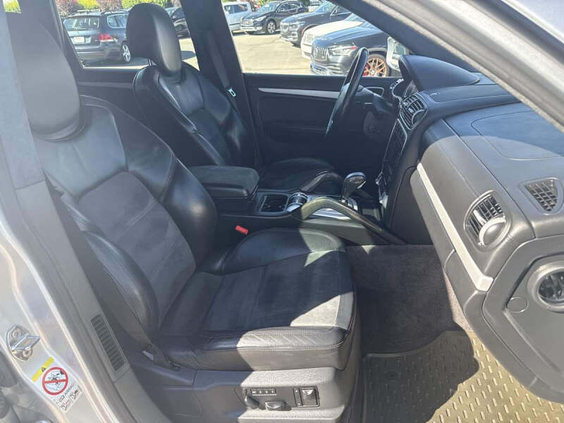 2008 Porsche Cayenne GTS