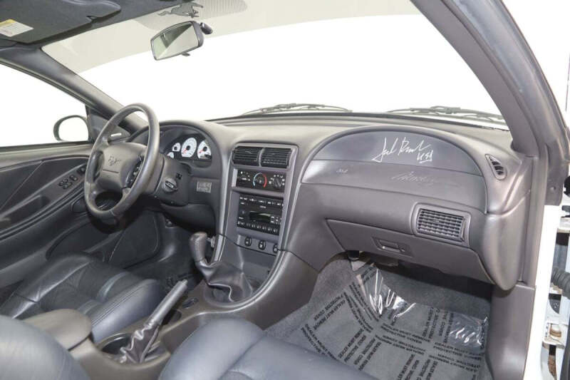 2002 Ford Mustang GT Deluxe