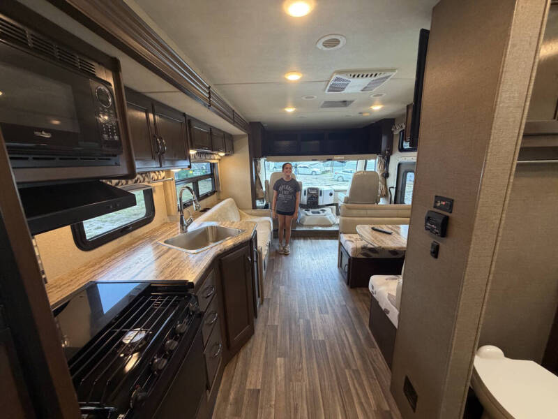 2018 Thor Motor Coach Ace 29.3