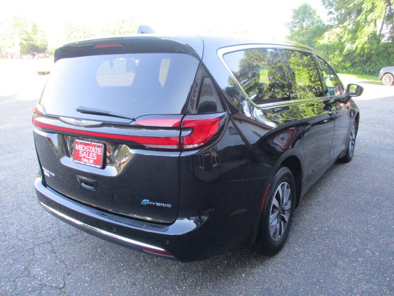 2023 Chrysler Pacifica Plug-In Hybrid Touring L