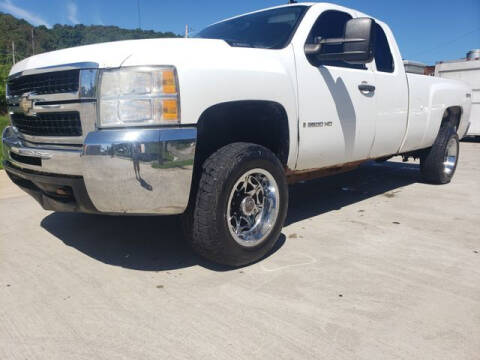 2008 Chevrolet Silverado 2500HD for sale at In & Out Used Auto Sales in Bluefield WV