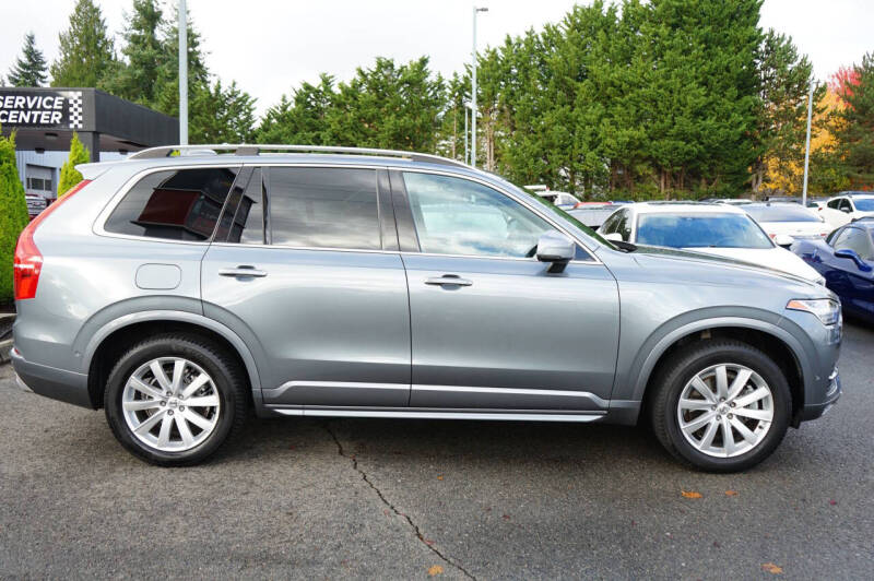 2018 Volvo XC90 T6 Momentum