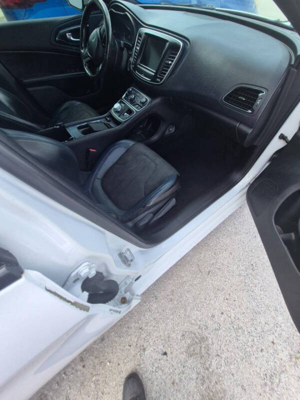 2015 Chrysler 200 S