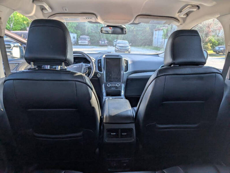2022 Ford Edge Titanium