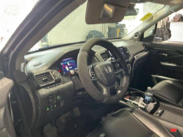 2019 Honda Pilot Touring w/Rear Captain's Chairs