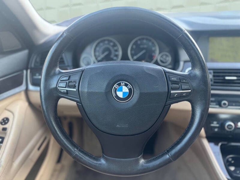 2011 BMW 5 Series 528i