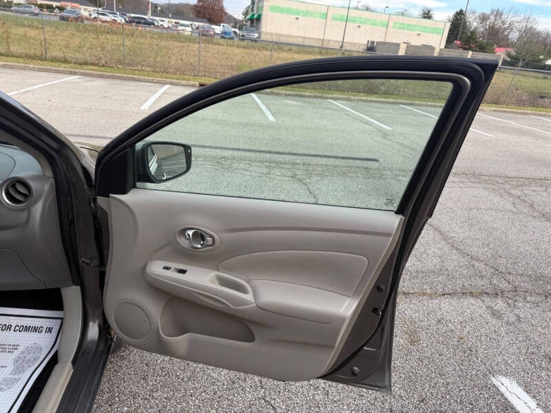 2016 Nissan Versa 1.6 S