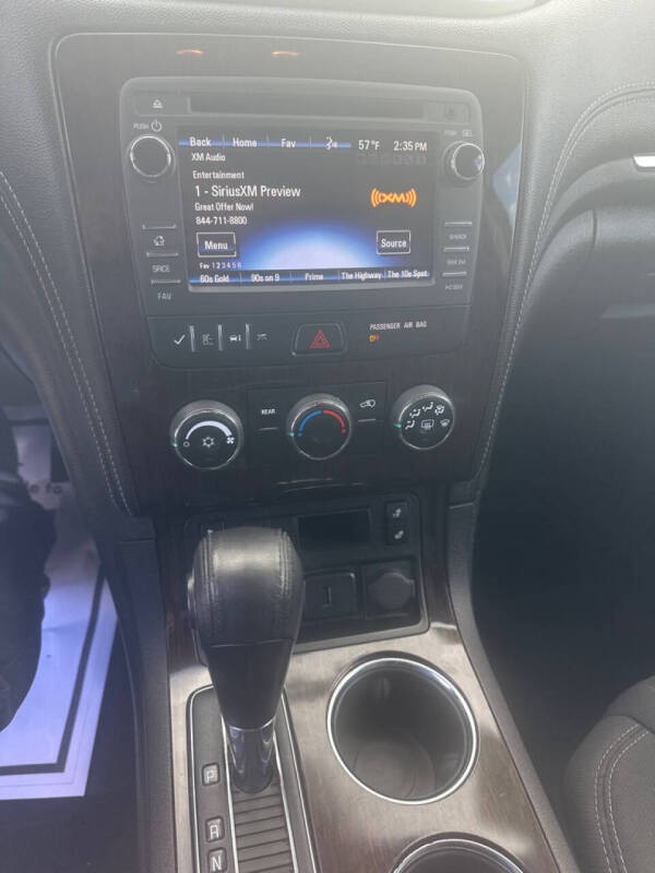 2017 Chevrolet Traverse LT