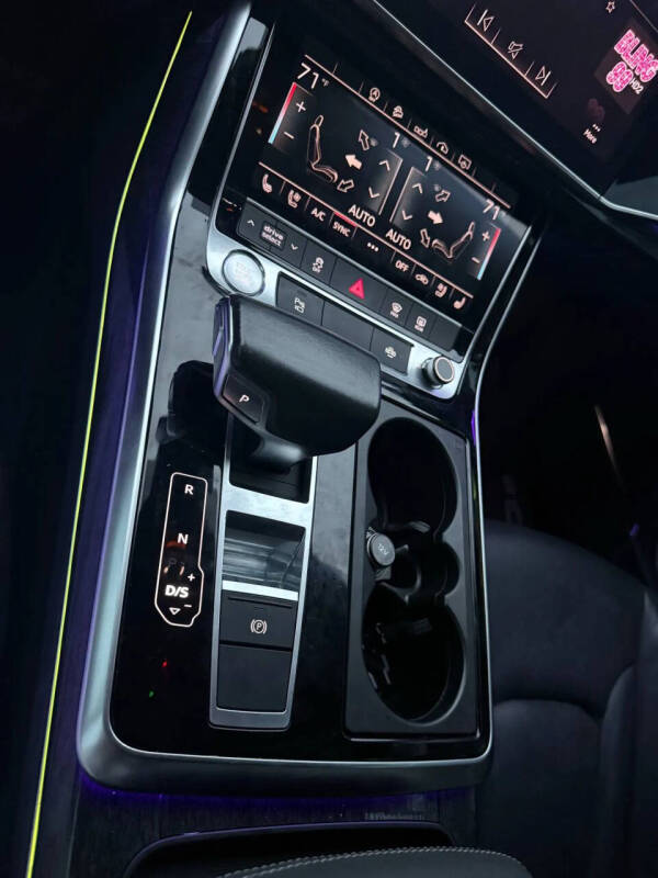 2019 Audi Q8 quattro Premium Plus 55 TFSI