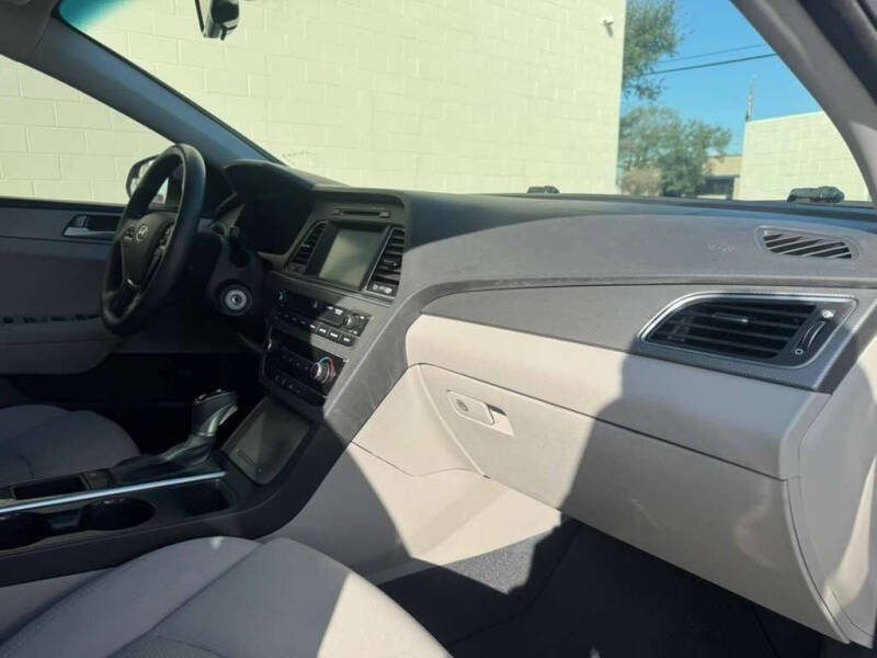 2017 Hyundai Sonata SE