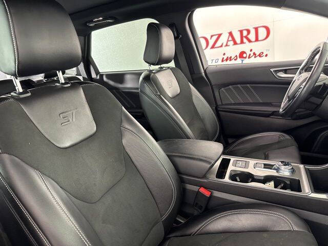 2022 Ford Edge ST