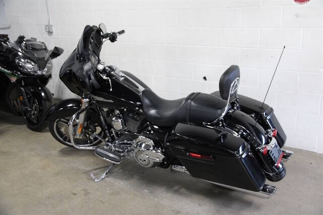 2014 Harley-Davidson STREET GLI