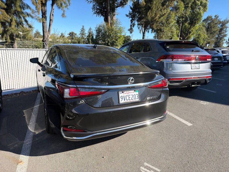 2025 Lexus ES 300h