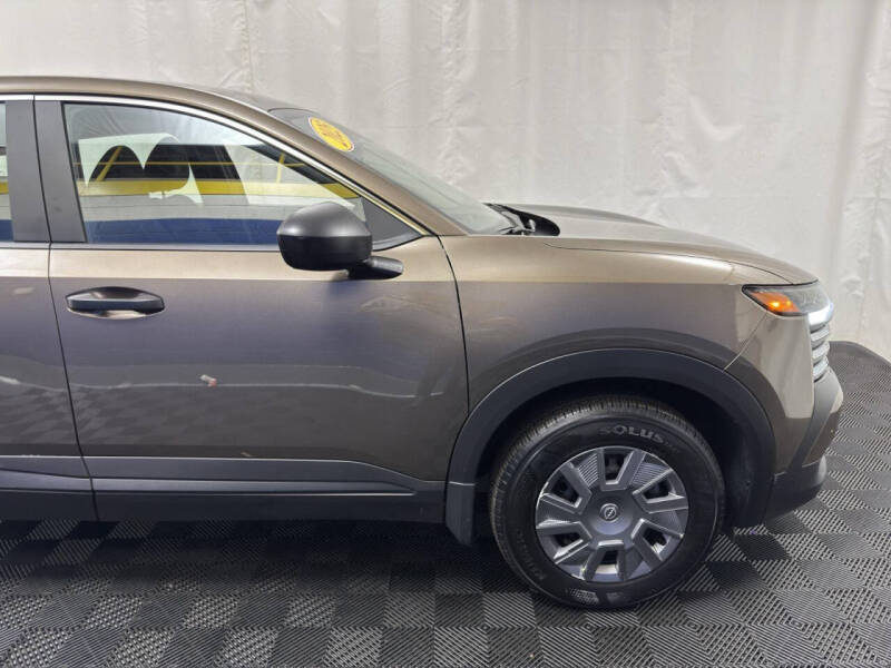 2025 Nissan Kicks S