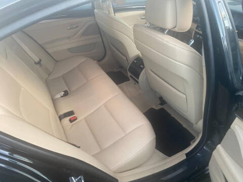 2012 BMW 5 Series 528i
